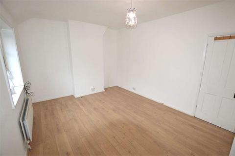 2 bedroom house to rent, BR1
