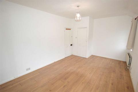 2 bedroom house to rent, BR1