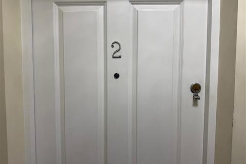 2 bedroom flat for sale, COMET HOUSE, Hayes