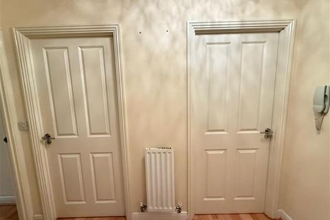 2 bedroom flat for sale, COMET HOUSE, Hayes