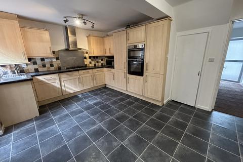 4 bedroom semi-detached house to rent, Bridge Street, WARWICK