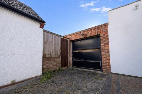 4 bedroom semi-detached house for sale, Burnt Ash Hill, London SE12