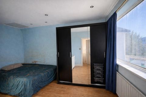 4 bedroom semi-detached house for sale, Burnt Ash Hill, London SE12