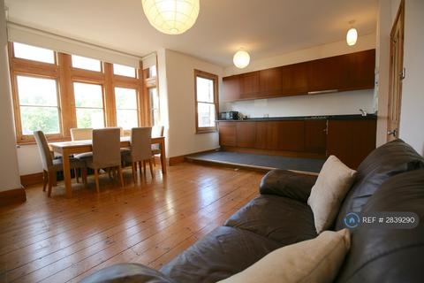 1 bedroom in a flat share to rent, Streatham, London, SW16