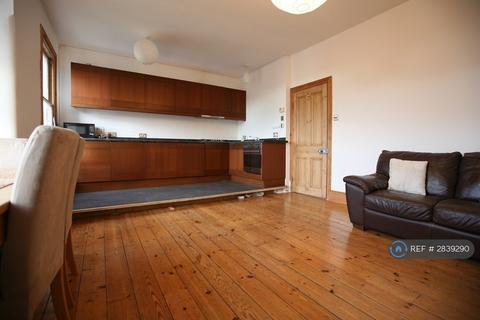 1 bedroom in a flat share to rent, Streatham, London, SW16