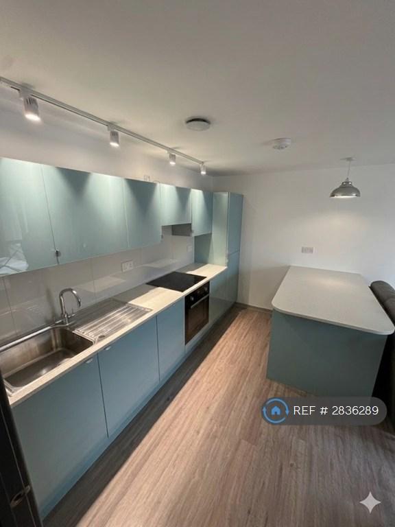 Kitchen And Breakfast Bar