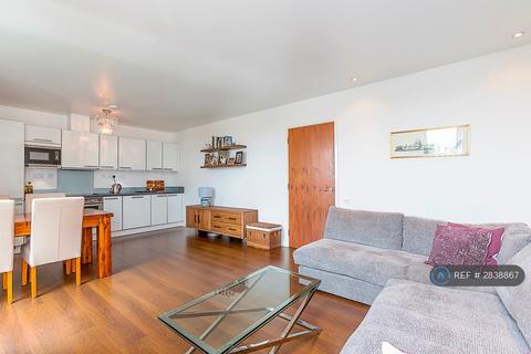 1 bedroom flat to rent, St. John's Hill, London, SW11