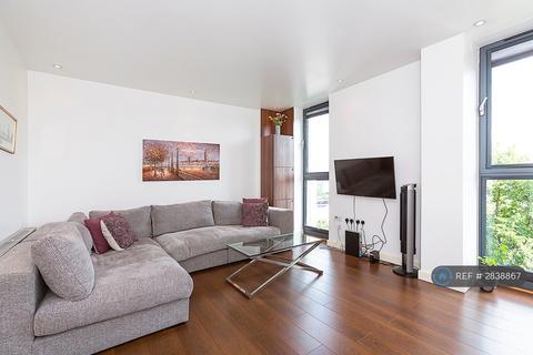 1 bedroom flat to rent, St. John's Hill, London, SW11