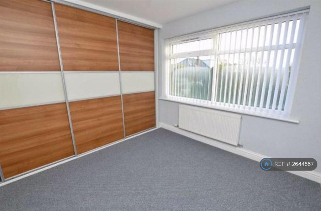 Bedroom 2.88m x 3.43m