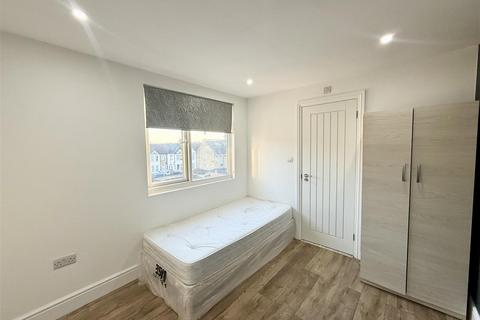 undefined, Northcote Avenue, Southall