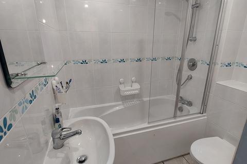 2 bedroom flat to rent, Brunswick Quay, London, SE16 7PT