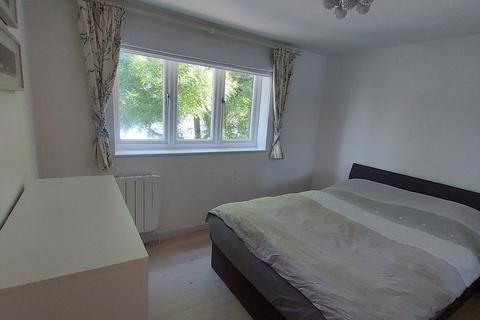 2 bedroom flat to rent, Brunswick Quay, London, SE16 7PT