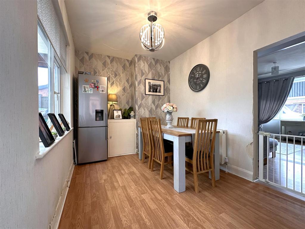 Dining Room 390