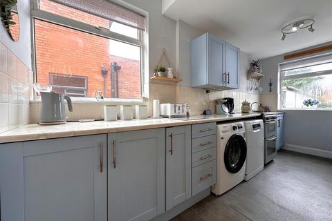 3 bedroom semi-detached house for sale, Beeston Road, Newark
