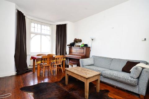 2 bedroom apartment to rent, Shirley Gardens, London W7