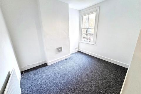 2 bedroom maisonette to rent, Ling Road, Canning Town