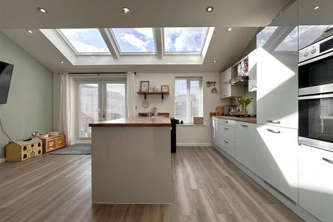undefined, Cloverfield Place, Middlebeck, Newark