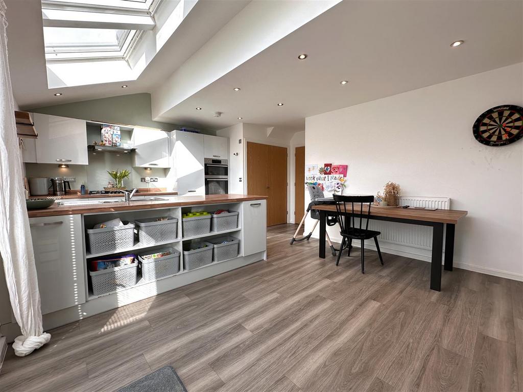 Open-Plan Living/Dining Kitchen 888