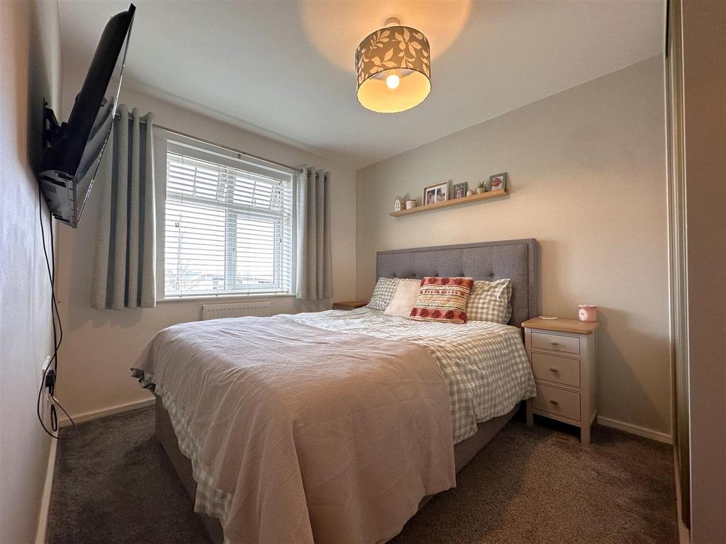 Master Bedroom 976