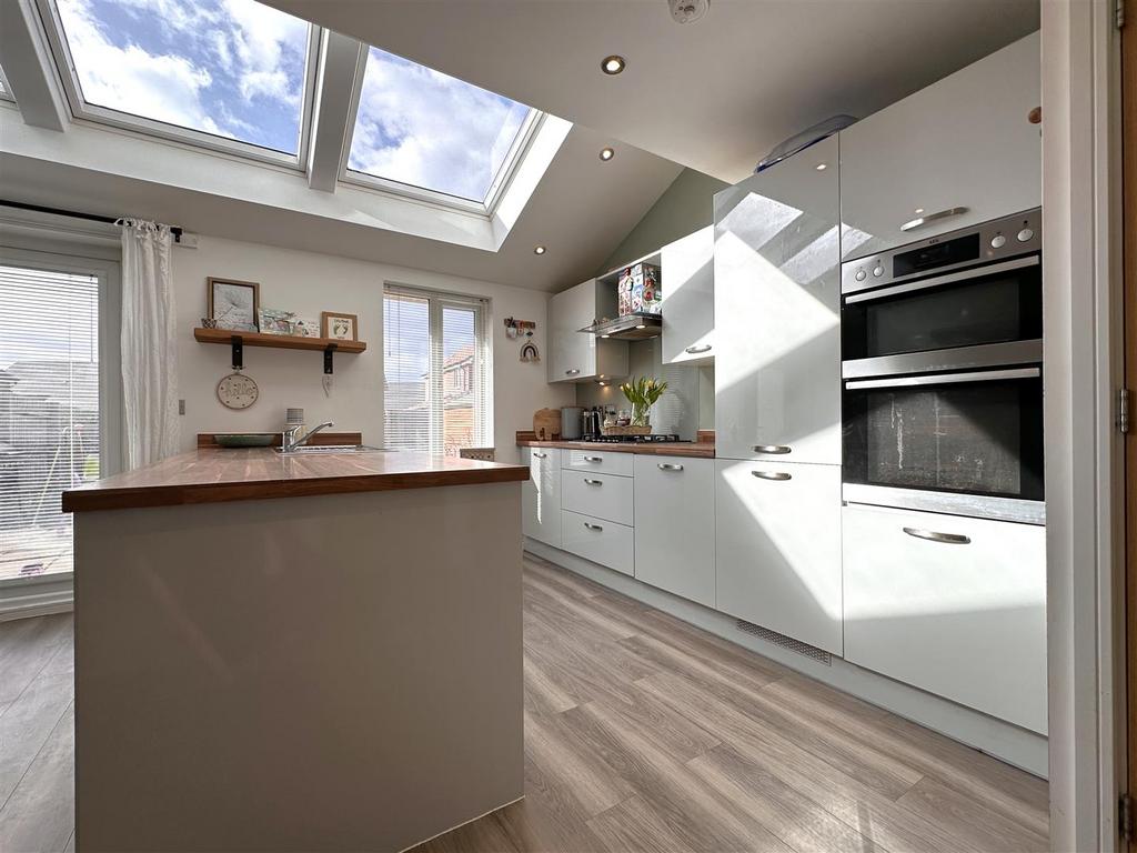 Kitchen 904