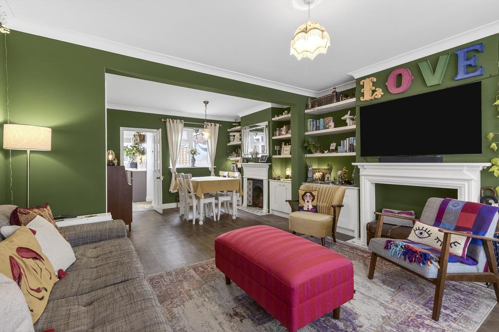 Lounge/Dining Room