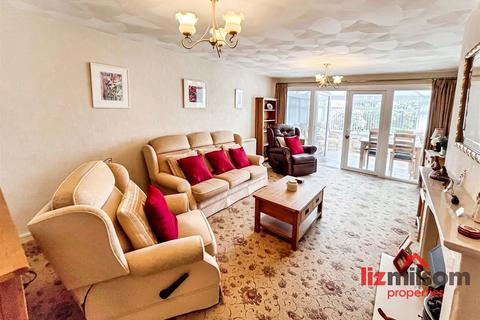2 bedroom detached house for sale, Mill Hill Lane, Burton-On-Trent DE15