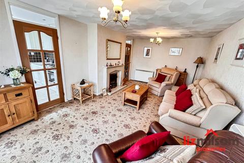 2 bedroom detached house for sale, Mill Hill Lane, Burton-On-Trent DE15