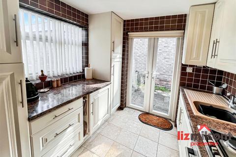 2 bedroom detached house for sale, Mill Hill Lane, Burton-On-Trent DE15