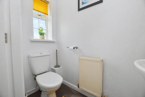 3 bedroom semi-detached house for sale, Ashwood Parade, Hall Green, Wakefield, West Yorkshire