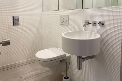 Studio to rent, Staines Road