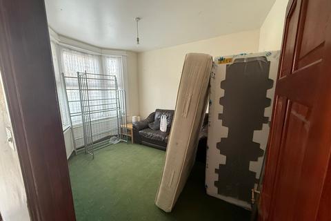 3 bedroom terraced house to rent, London E11