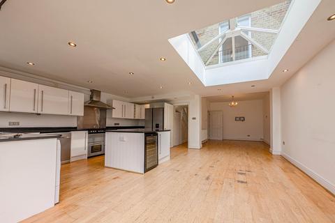 4 bedroom semi-detached house for sale, Courthope Villas, London