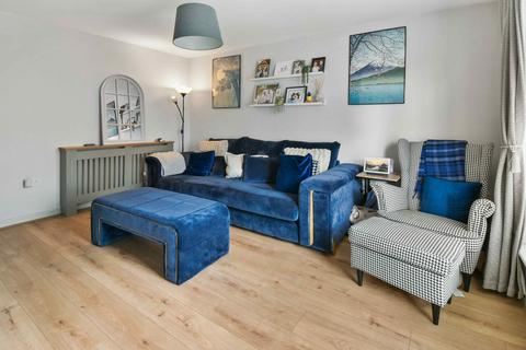 undefined, Kaims Crescent, Livingston