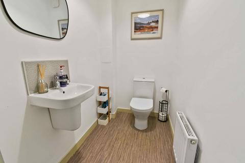 undefined, Kaims Crescent, Livingston