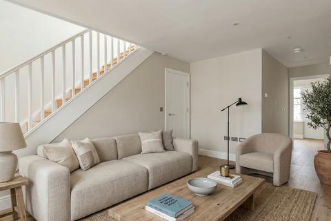 3 bedroom semi-detached house for sale, Brandlehow Road, London, SW15