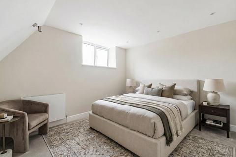 3 bedroom semi-detached house for sale, Brandlehow Road, London, SW15