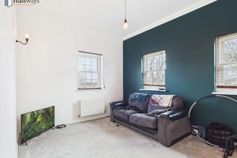 2 bedroom flat for sale, Coulsdon CR5