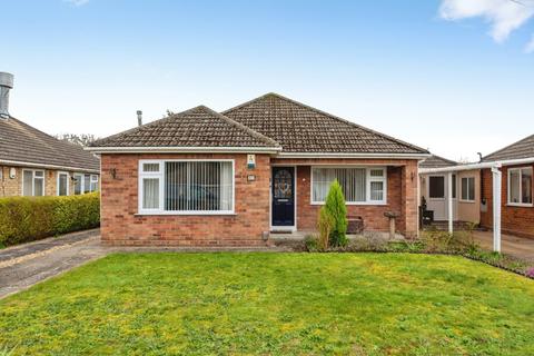 2 bedroom bungalow for sale, Gardenfield, Skellingthorpe, Lincoln, Lincolnshire, LN6