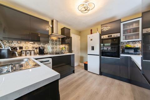 2 bedroom bungalow for sale, Gardenfield, Skellingthorpe, Lincoln, Lincolnshire, LN6