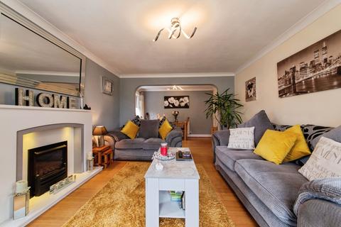 2 bedroom bungalow for sale, Gardenfield, Skellingthorpe, Lincoln, Lincolnshire, LN6