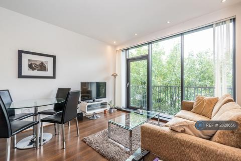 1 bedroom flat to rent, St Johns Hill, London, SW11