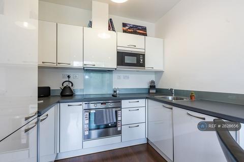 1 bedroom flat to rent, St Johns Hill, London, SW11