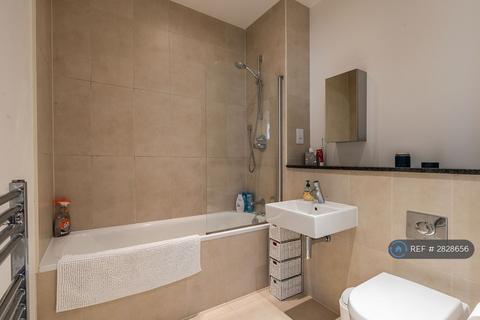1 bedroom flat to rent, St Johns Hill, London, SW11