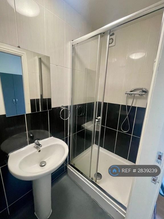Room 3 Bathroom