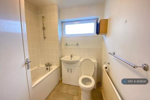 3 bedroom terraced house to rent, Faulkner Way, High Wycombe, HP13