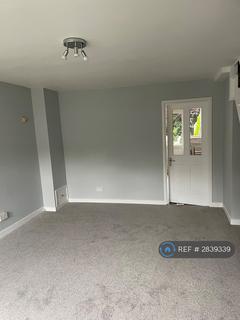 3 bedroom semi-detached house to rent, Wilmots Close, Reigate, RH2