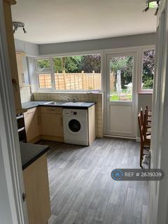 3 bedroom semi-detached house to rent, Wilmots Close, Reigate, RH2