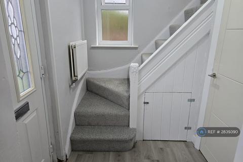 2 bedroom semi-detached house to rent, Hurst St, Stockport, SK5