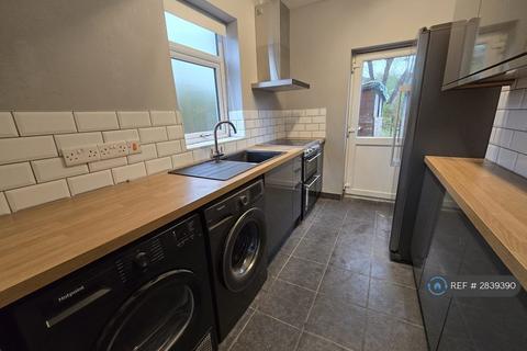 2 bedroom semi-detached house to rent, Hurst St, Stockport, SK5