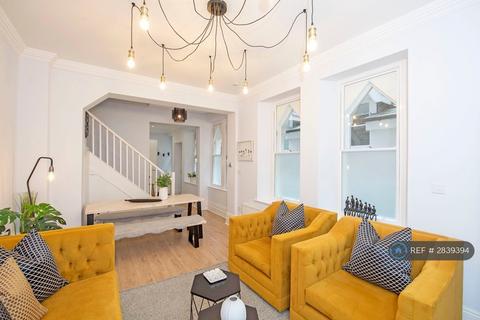 4 bedroom semi-detached house to rent, Langland Bay Manor, Langland, Swansea, SA3